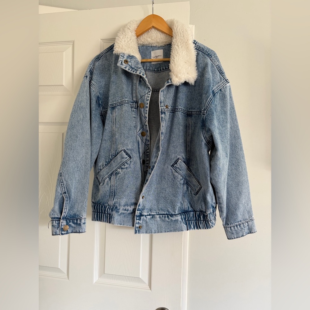 Carly Jean Los Angeles Blue Jean Jacket with White Sherpa Collar